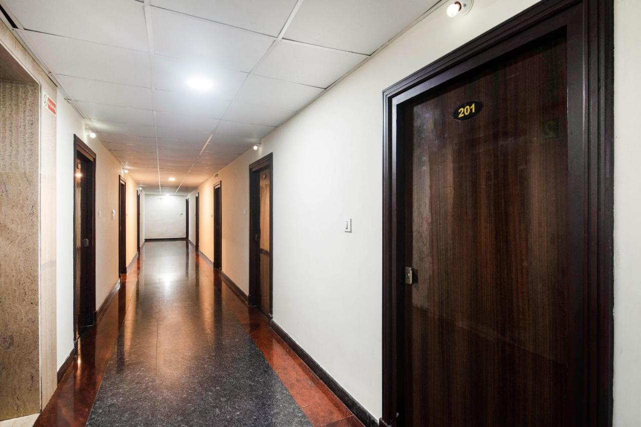 Capital O Alfa Hotel Vijayawada Ngoại thất bức ảnh