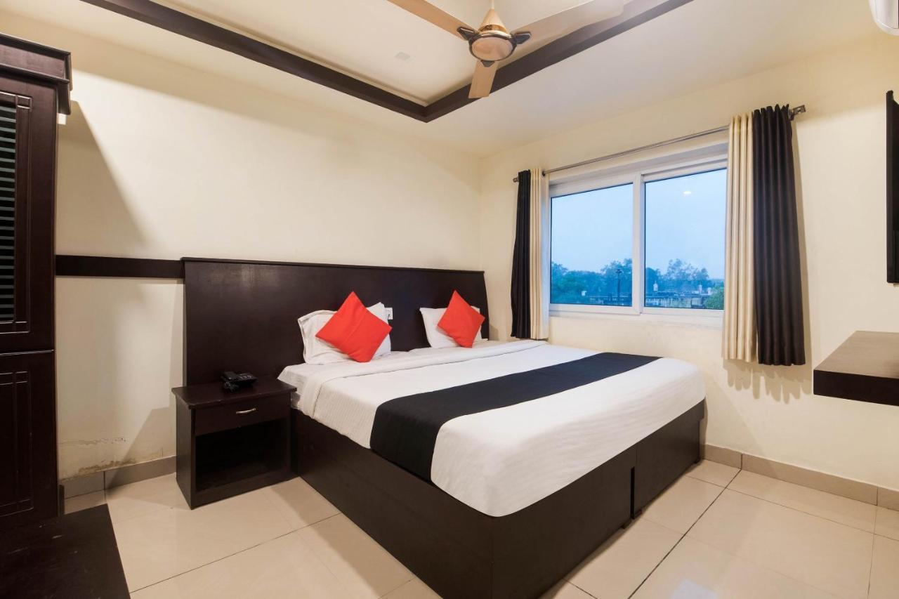 Capital O Alfa Hotel Vijayawada Ngoại thất bức ảnh