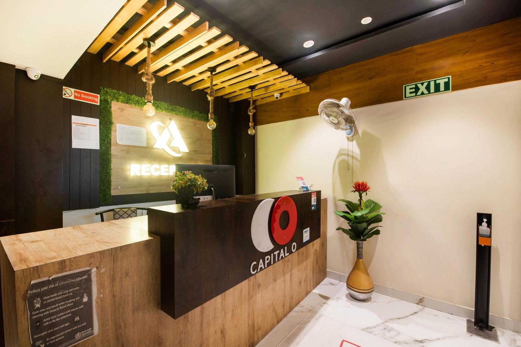 Capital O Alfa Hotel Vijayawada Ngoại thất bức ảnh