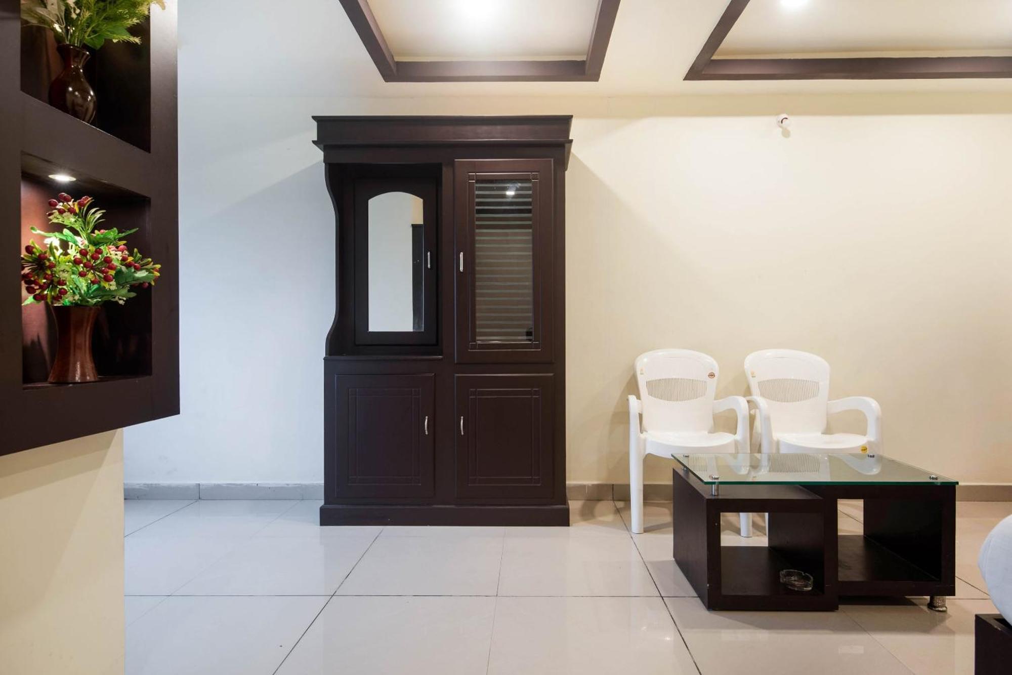Capital O Alfa Hotel Vijayawada Ngoại thất bức ảnh